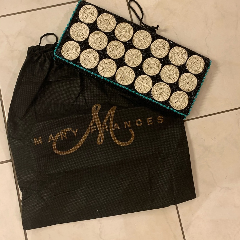 Mary Frances clutch 👛